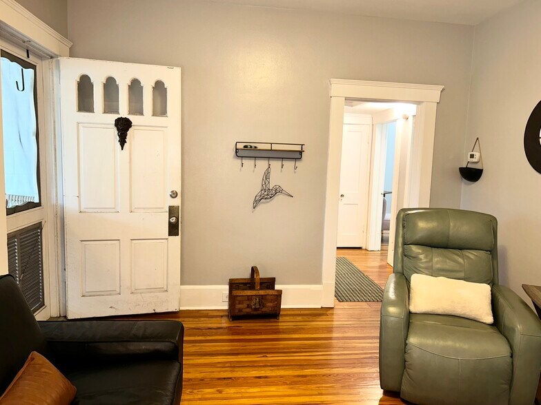 Building Photo - 1039 Riviera St