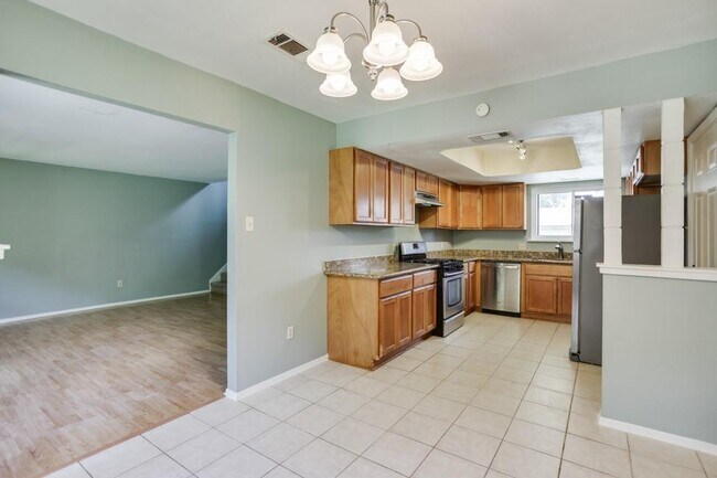 Building Photo - 11227 Henge Dr