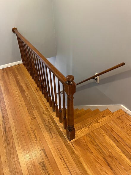 Building Photo - 122 Sycamore Ln