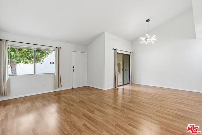 Building Photo - 18136 Oxnard St
