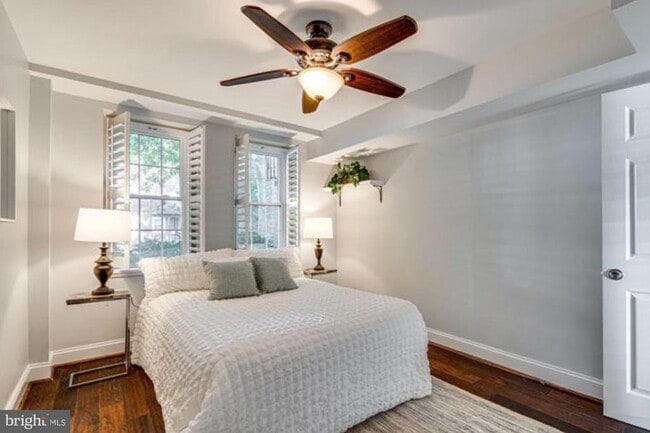 Building Photo - 4224 32nd St S