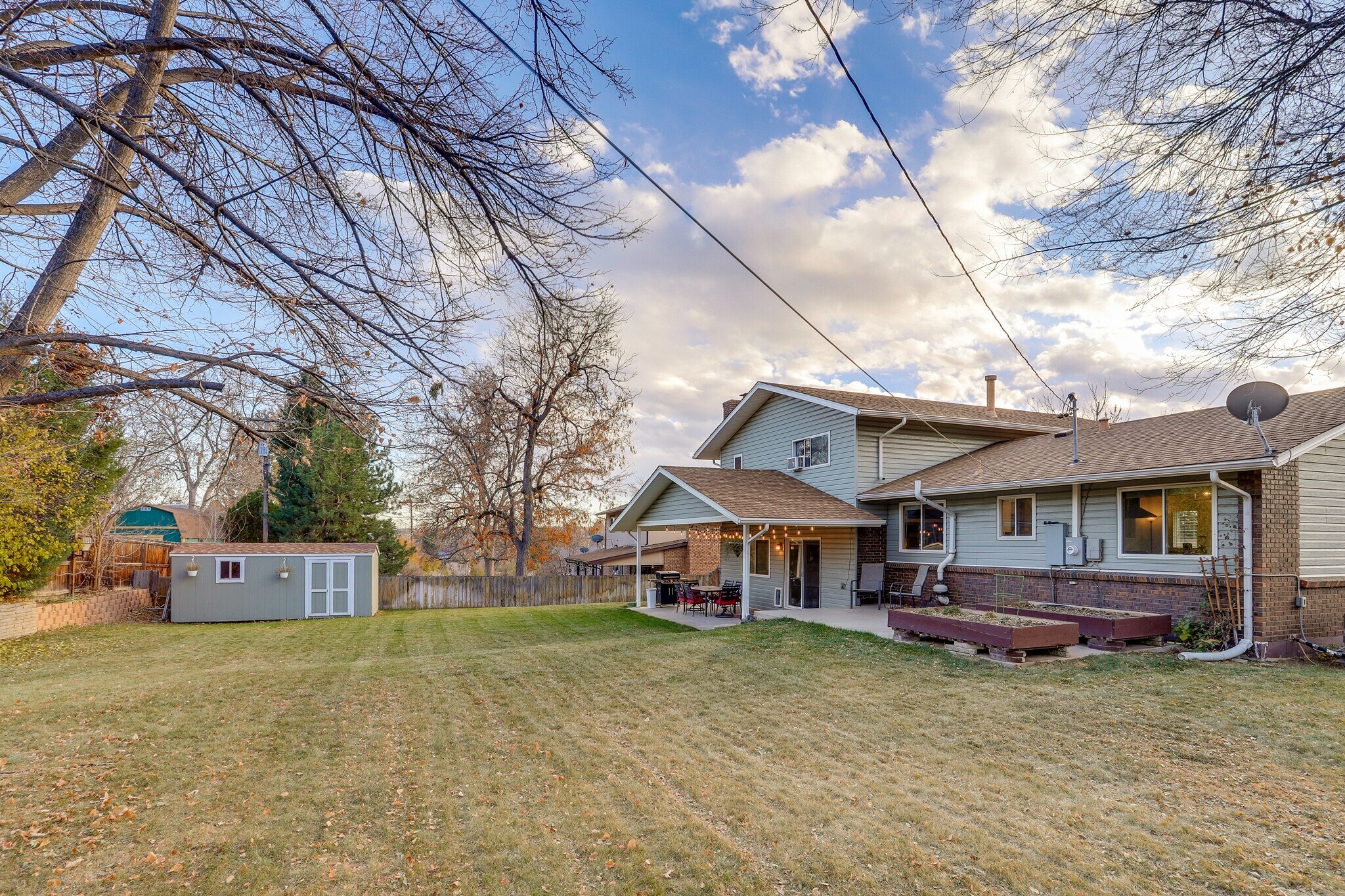 Building Photo - 2860 S Golden Way