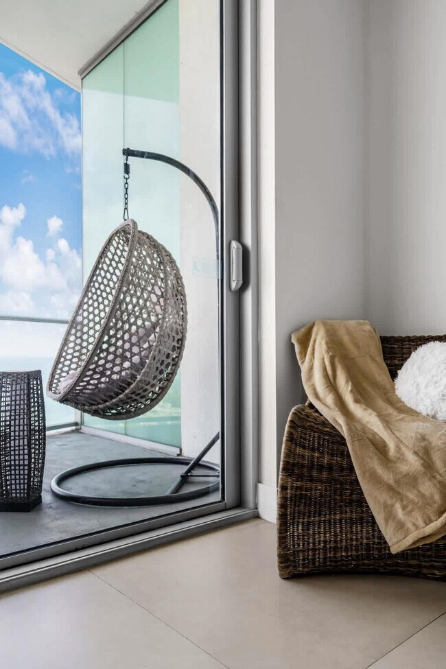 Building Photo - 4111 S Ocean Dr