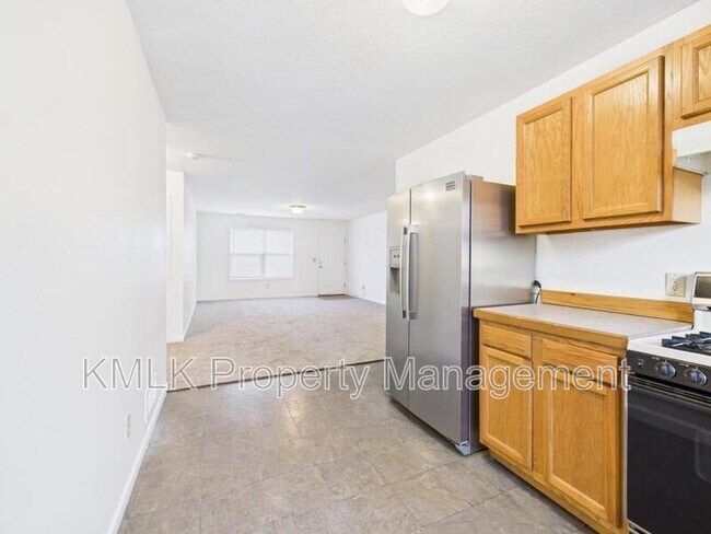 Building Photo - 288 Cross St