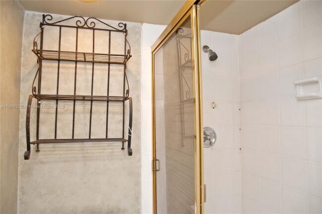 Building Photo - 19216 NE 25th Ave