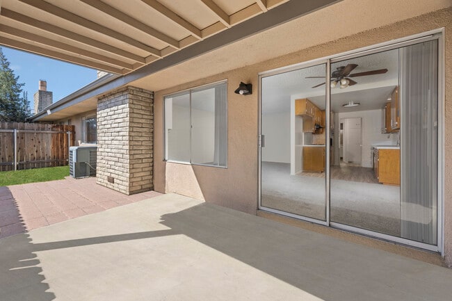 Building Photo - Country Club Villas