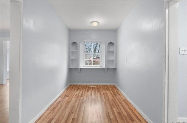 Building Photo - 111 Elmwood Pl
