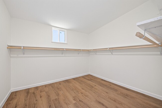 Building Photo - 7950 Longridge Dr