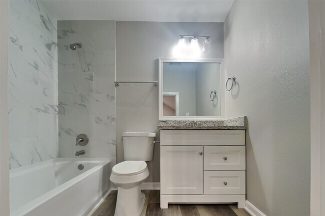 Building Photo - 7102 Blanco Pines Dr
