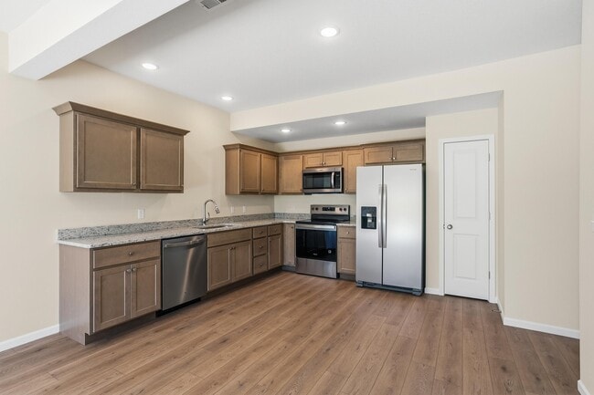 Building Photo - 5205 Silver Mill Dr