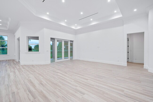 Building Photo - 18211 SE Old Trail Dr W