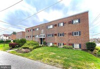Building Photo - 4401 Sheffield Ave