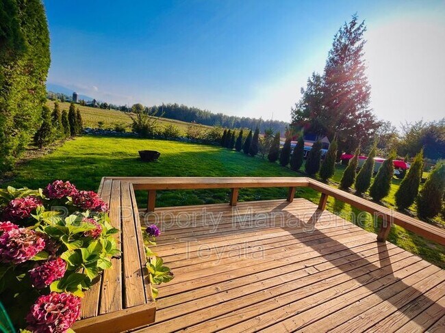 Building Photo - 214 Reeds Ln