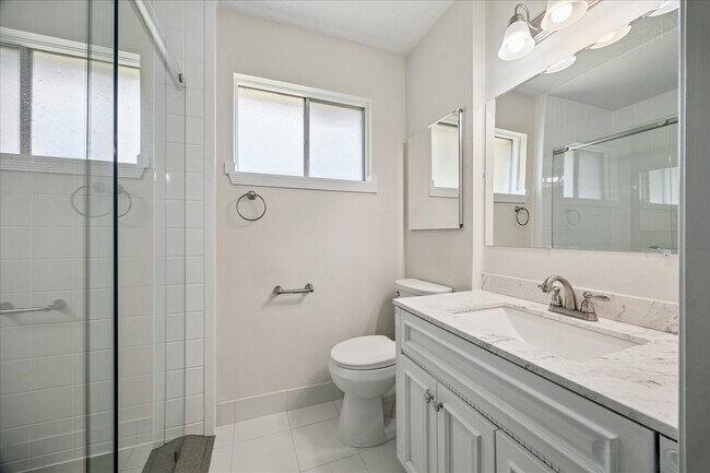 Building Photo - 9631 Philmont Dr