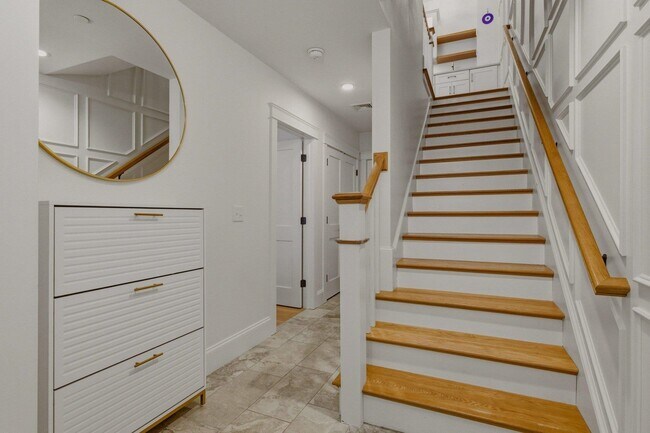 Building Photo - 50 Cate St