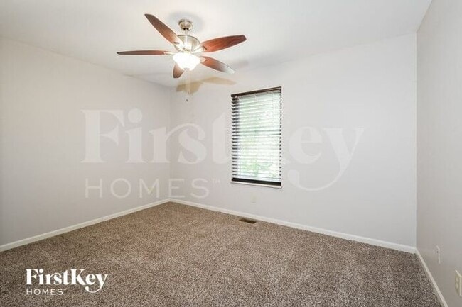 Building Photo - 598 Woodchuck Ln