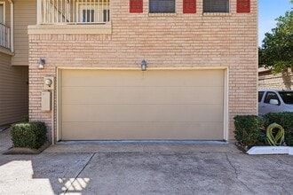 Building Photo - 7350 Kirby Dr