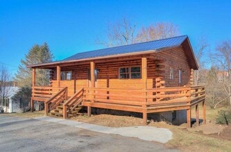 Building Photo - 550 Colhoun| Move In Ready!