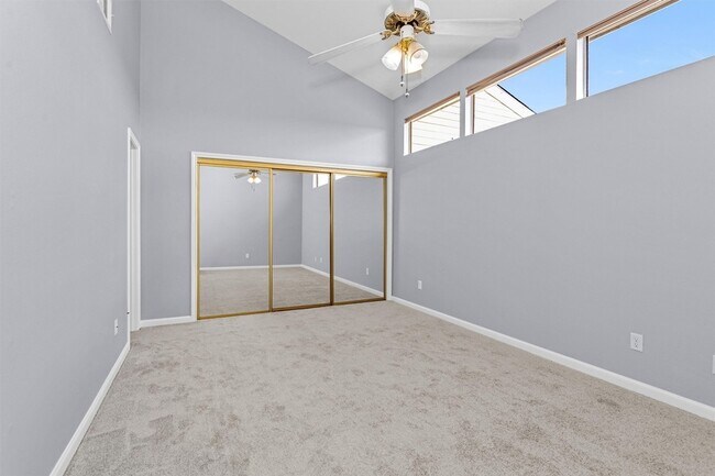 Building Photo - 50 April Point Dr S