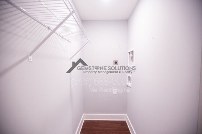 Building Photo - 1041 Honey Bush Cir