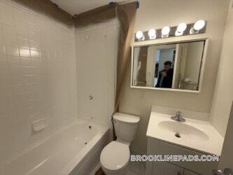 Building Photo - 185 Freeman St