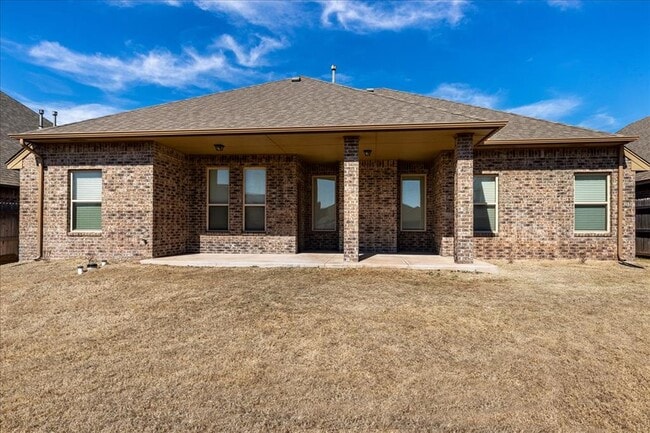 Building Photo - 4104 SE 38th St