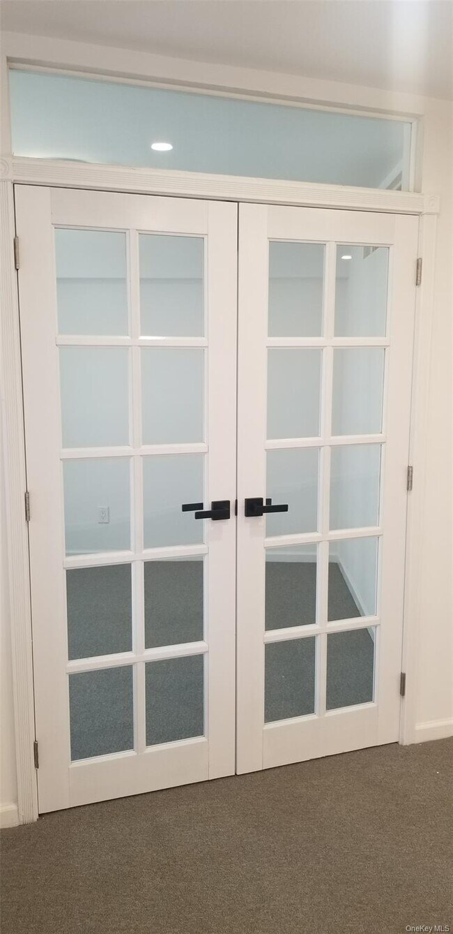 Building Photo - 740 E Broadway