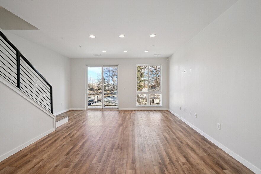 Building Photo - 1070 Balsam St