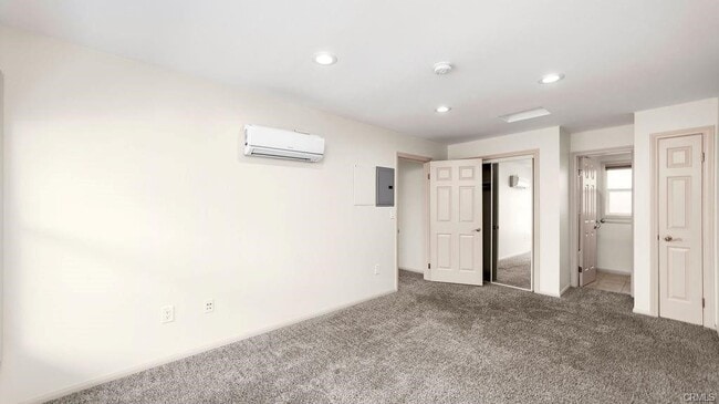 Building Photo - 107 N 1st St