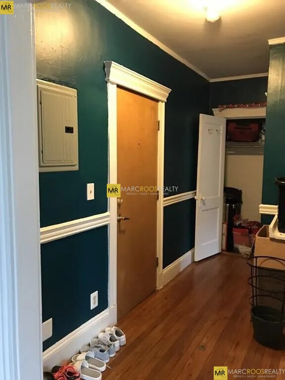 Building Photo - 382 Riverway St