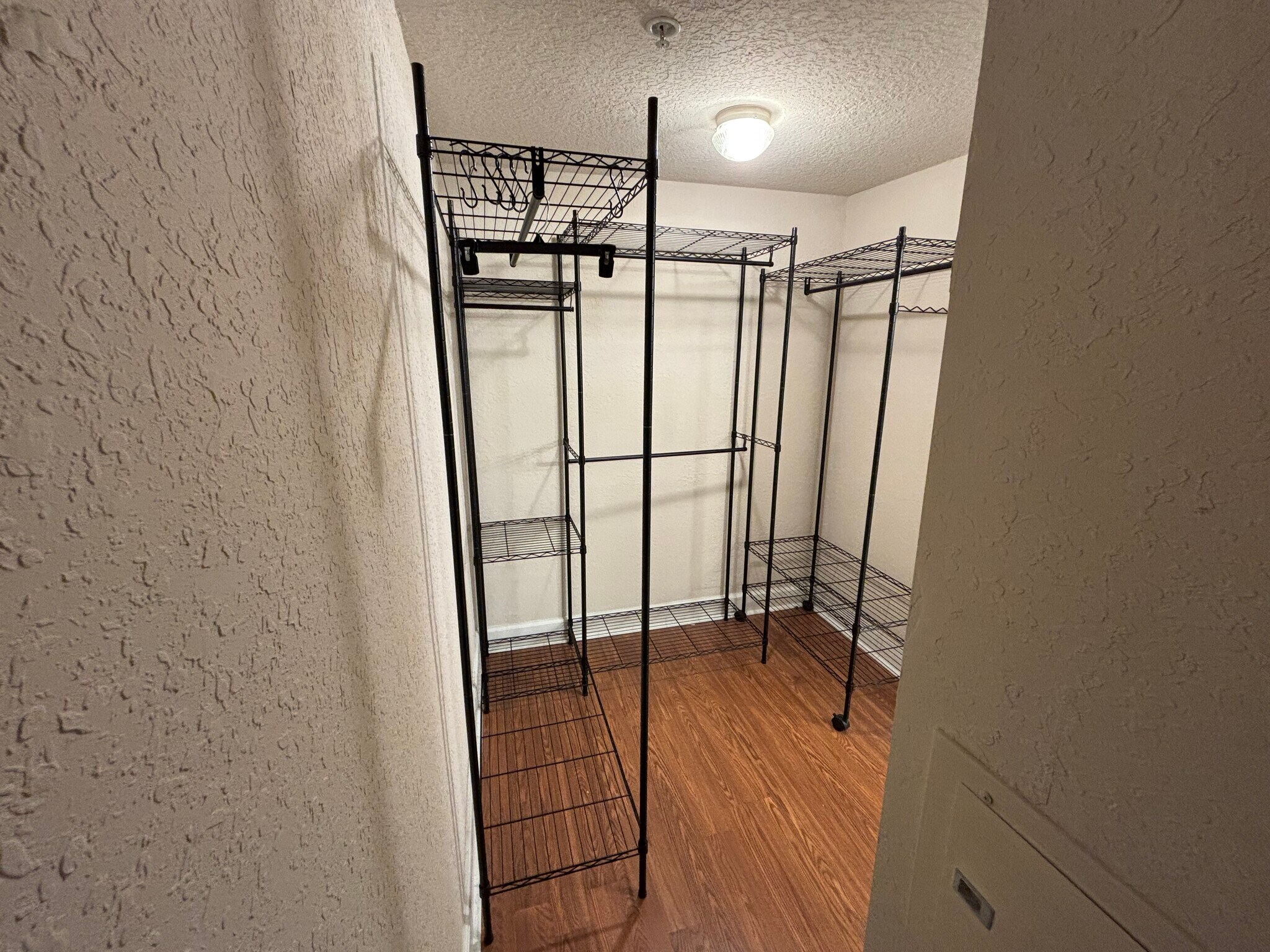 Building Photo - 206 E South St