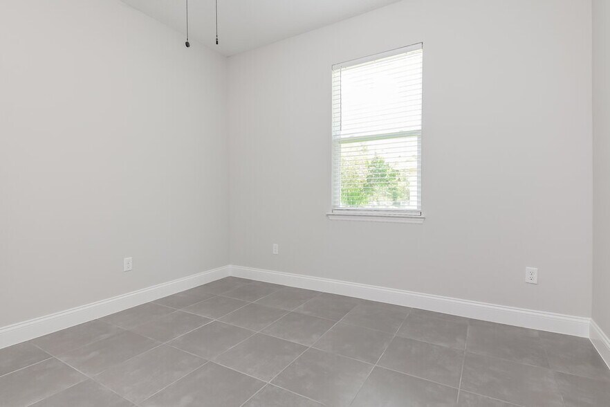 Building Photo - 604 Gaul Way