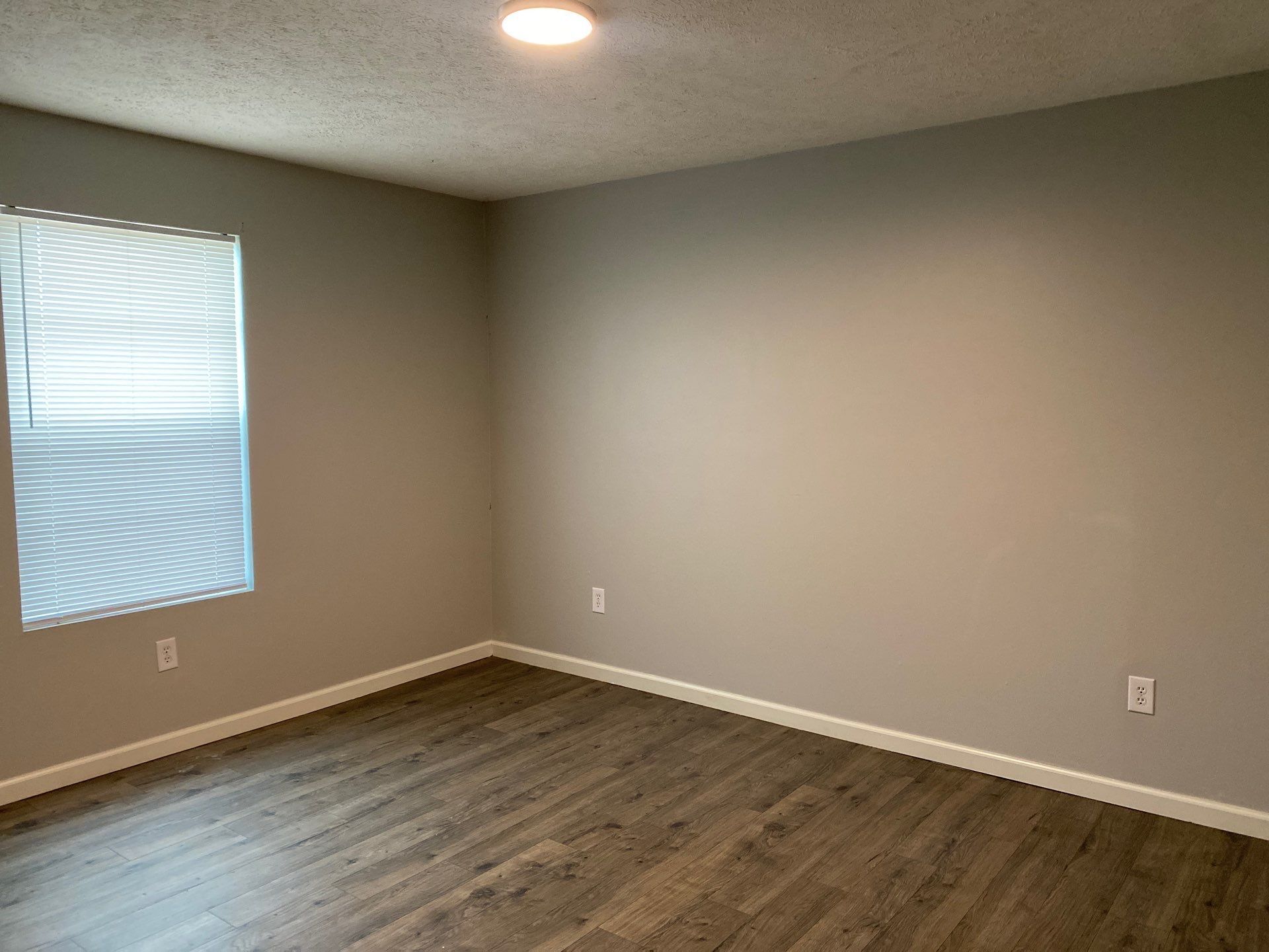 Building Photo - 4 Susan Cv