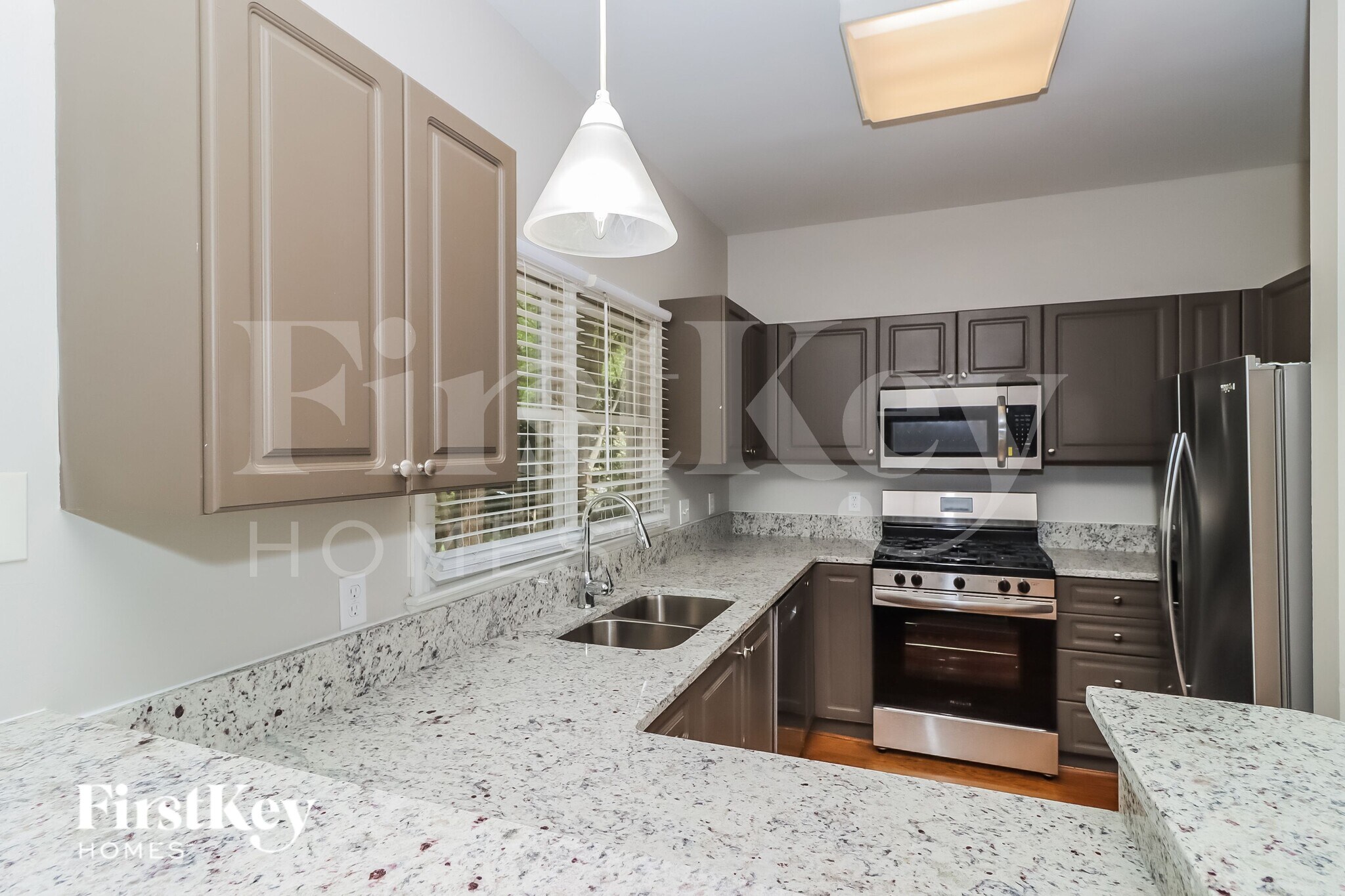 Building Photo - 9423 Holly Bend Ln