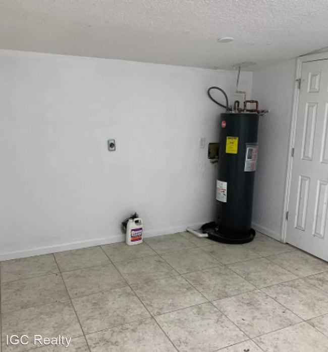 Building Photo - 3 br, 2 bath House - 907 Espanola Way