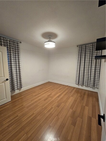 Building Photo - 1405 Simmons Ave