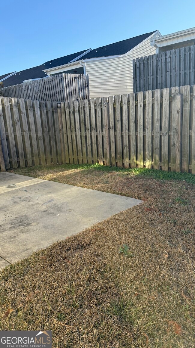 Building Photo - 233 Sunview Dr