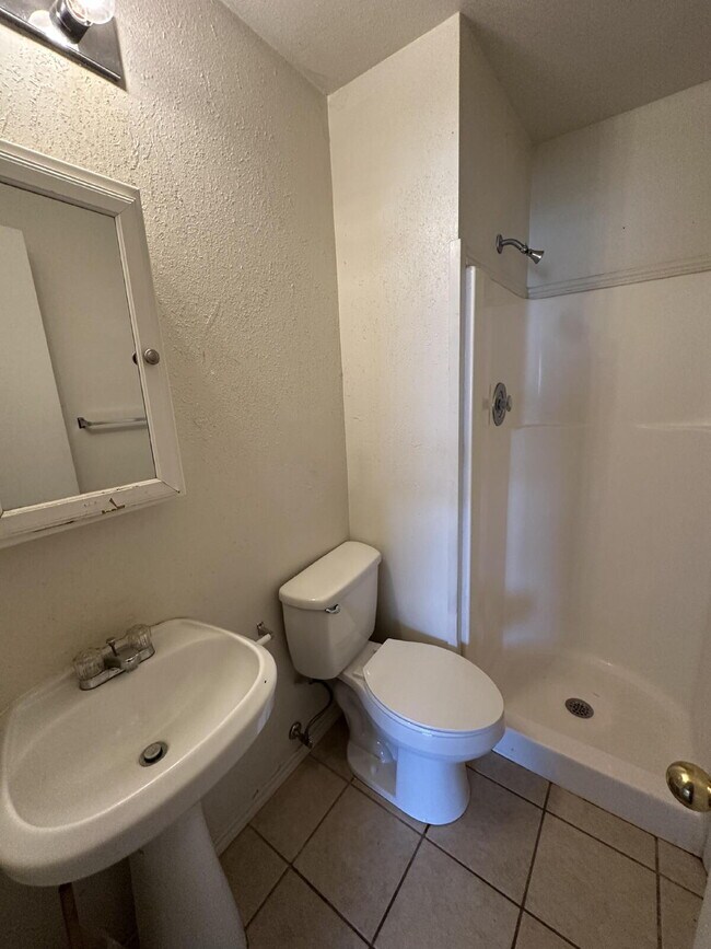 Building Photo - 3/2/2 close to Texas Tech!