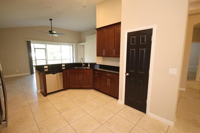 Building Photo - 8827 Sentiero Dr