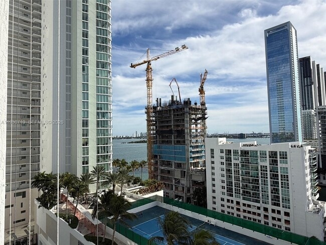 Building Photo - 480 NE 30th St