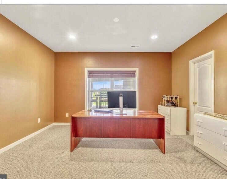 Building Photo - 22374 Dolomite Hills Dr