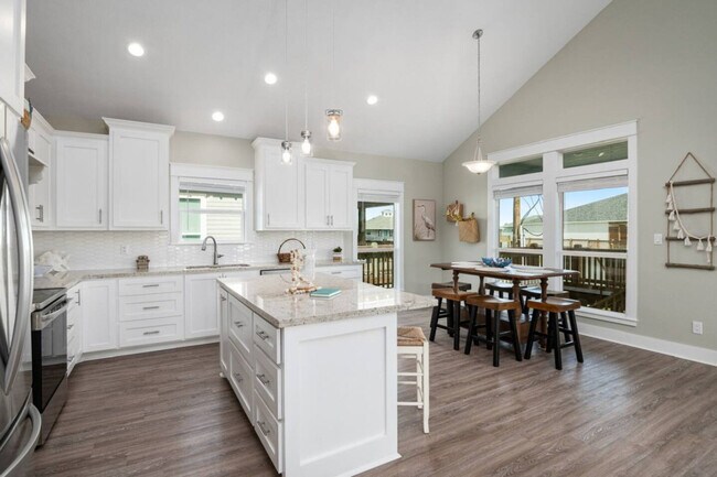 Building Photo - 943 Gulf Shores Dr