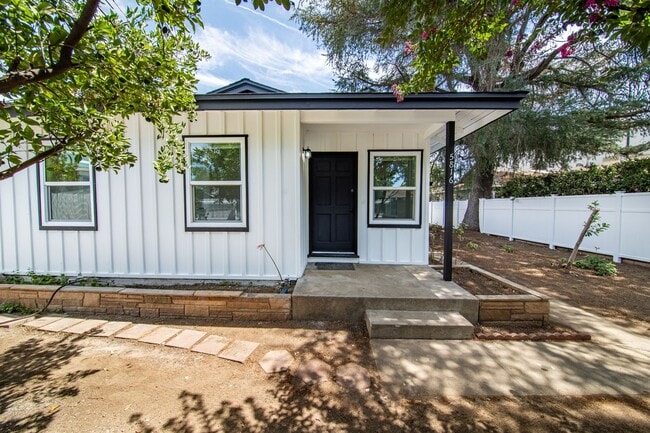 Building Photo - Move-in ready! Be the first to enjoy this ...