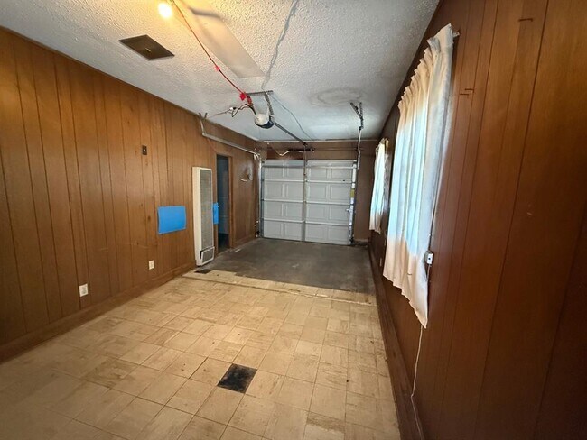 Building Photo - 1101 NW 103rd St