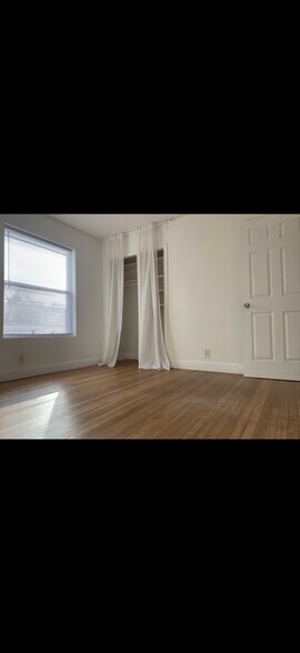 Building Photo - 3739 Almazan Dr