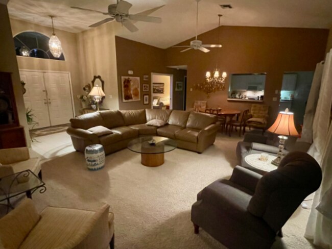 Building Photo - 24769 Paradise Rd