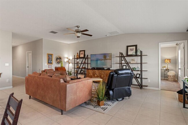 Building Photo - 31713 Sun Kettle Lp