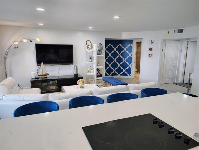 Building Photo - 1340 S Ocean Blvd