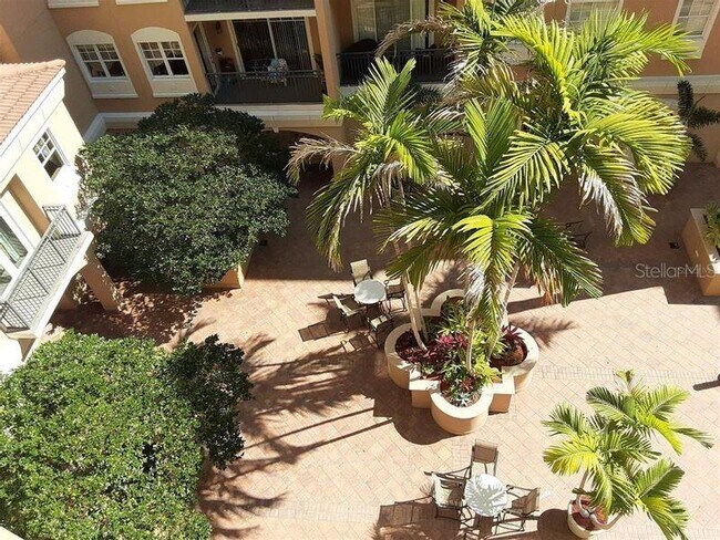 Building Photo - 1064 N Tamiami Trl