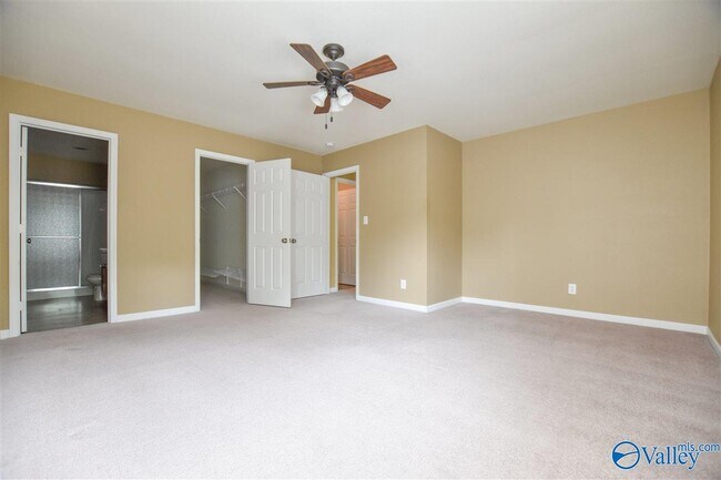 Building Photo - 15395 Mill Valley Dr